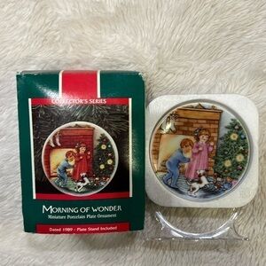 1989 Hallmark Keepsake Ornament Morning of Wonder